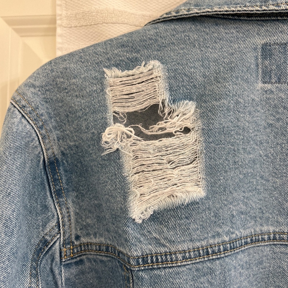 Refuge Distressed Denim Jacket Button Down Raw Hem--Size Large - Picture 6 of 10